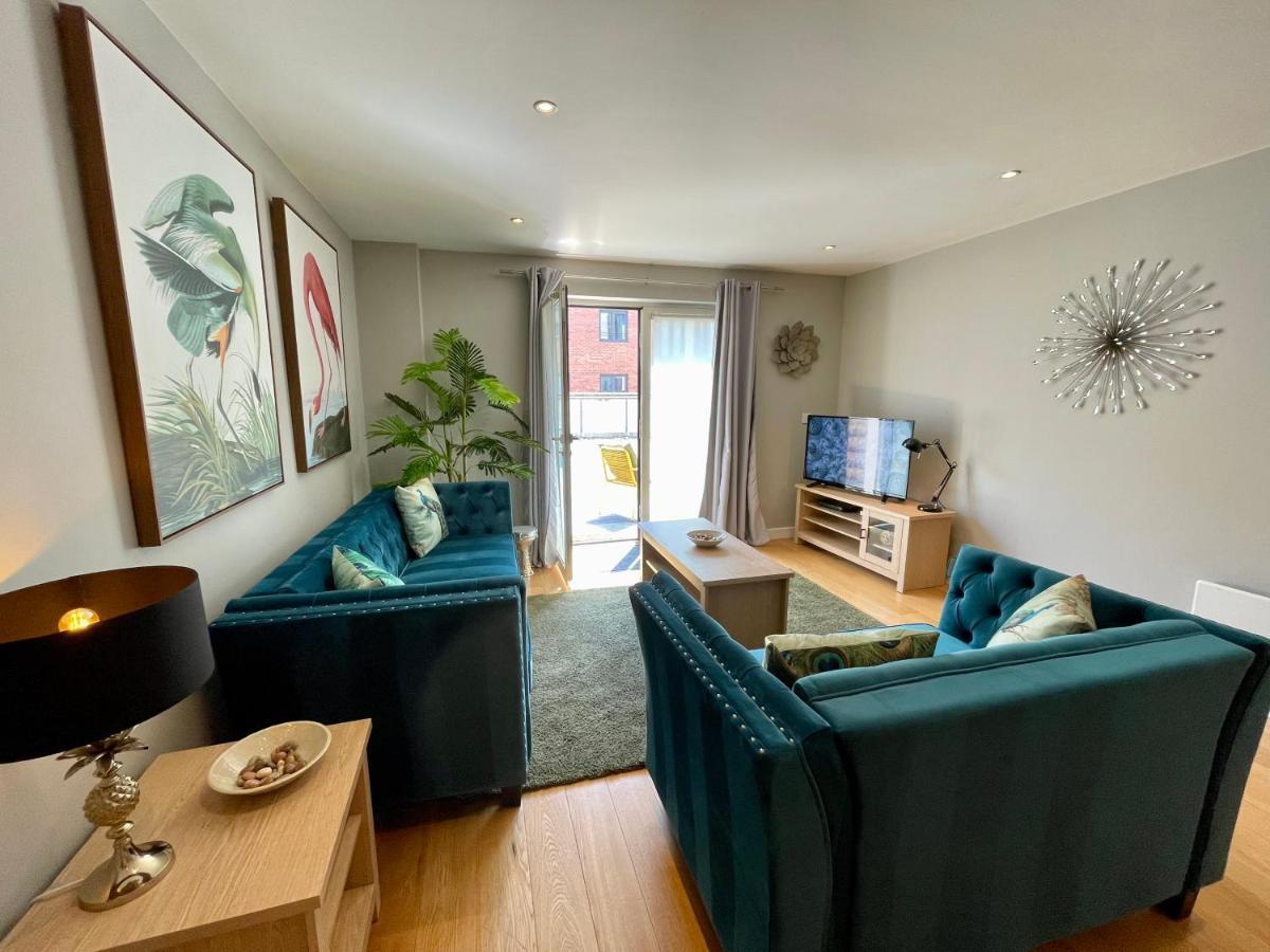 Stunning 2-Bed Town Centre Apartment - Hosted By Hutch Lifestyle Leamington Spa Εξωτερικό φωτογραφία