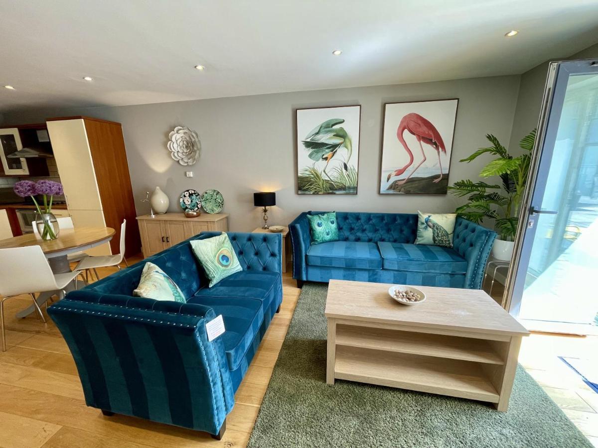 Stunning 2-Bed Town Centre Apartment - Hosted By Hutch Lifestyle Leamington Spa Εξωτερικό φωτογραφία