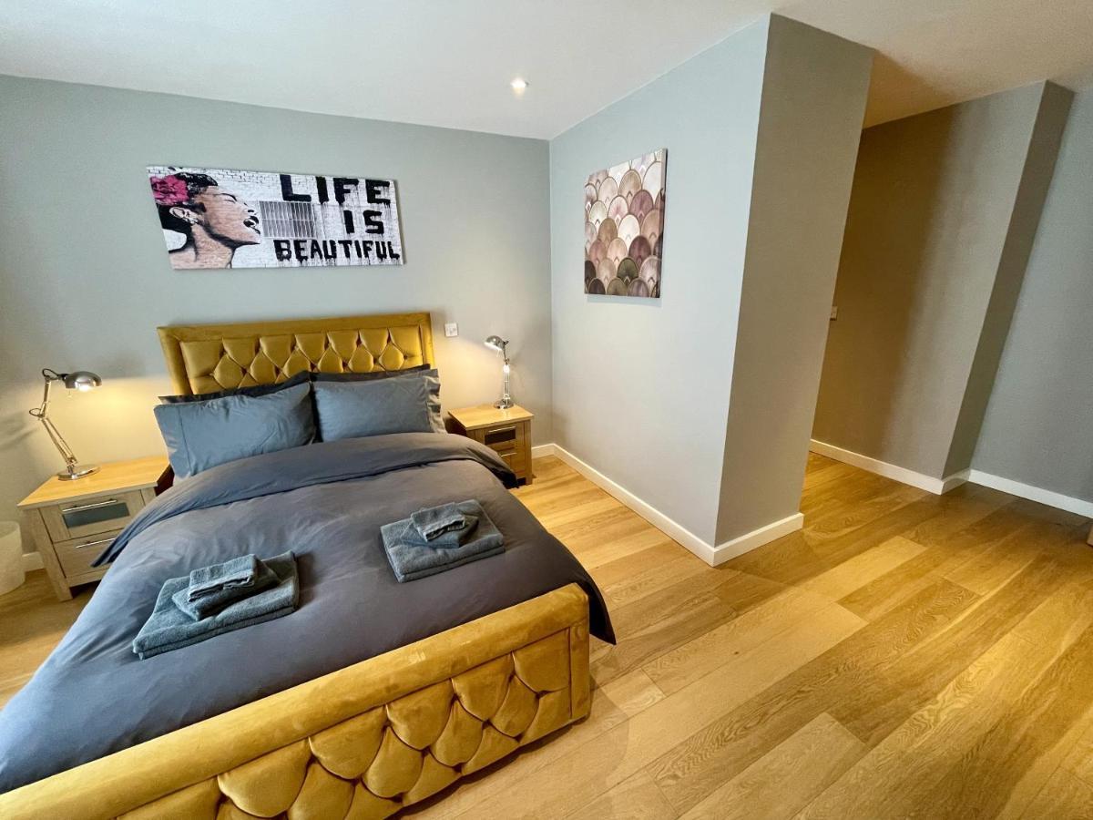 Stunning 2-Bed Town Centre Apartment - Hosted By Hutch Lifestyle Leamington Spa Εξωτερικό φωτογραφία