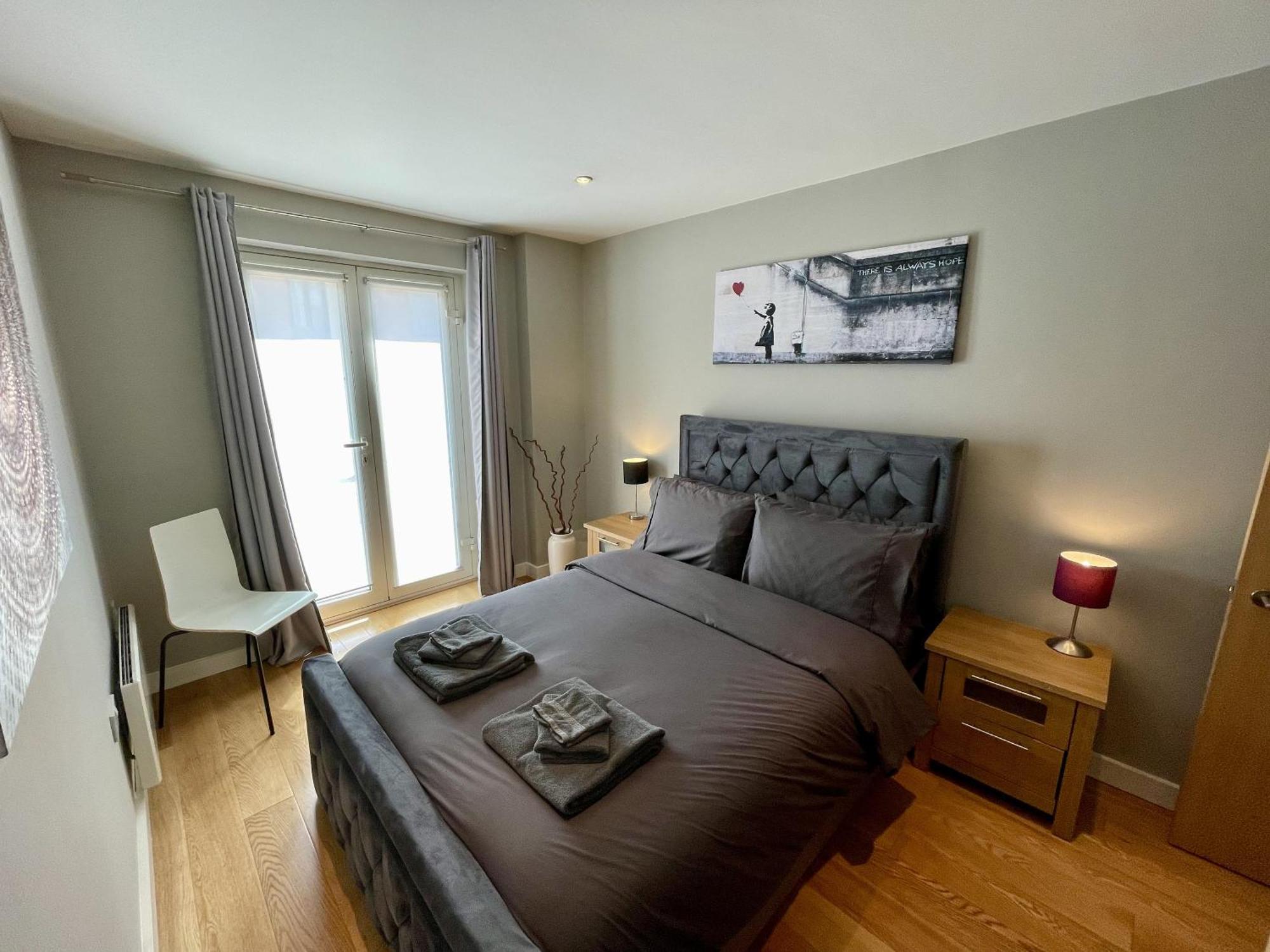 Stunning 2-Bed Town Centre Apartment - Hosted By Hutch Lifestyle Leamington Spa Εξωτερικό φωτογραφία