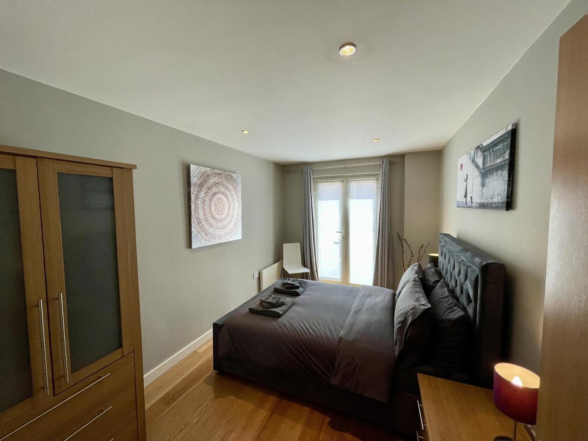 Stunning 2-Bed Town Centre Apartment - Hosted By Hutch Lifestyle Leamington Spa Εξωτερικό φωτογραφία