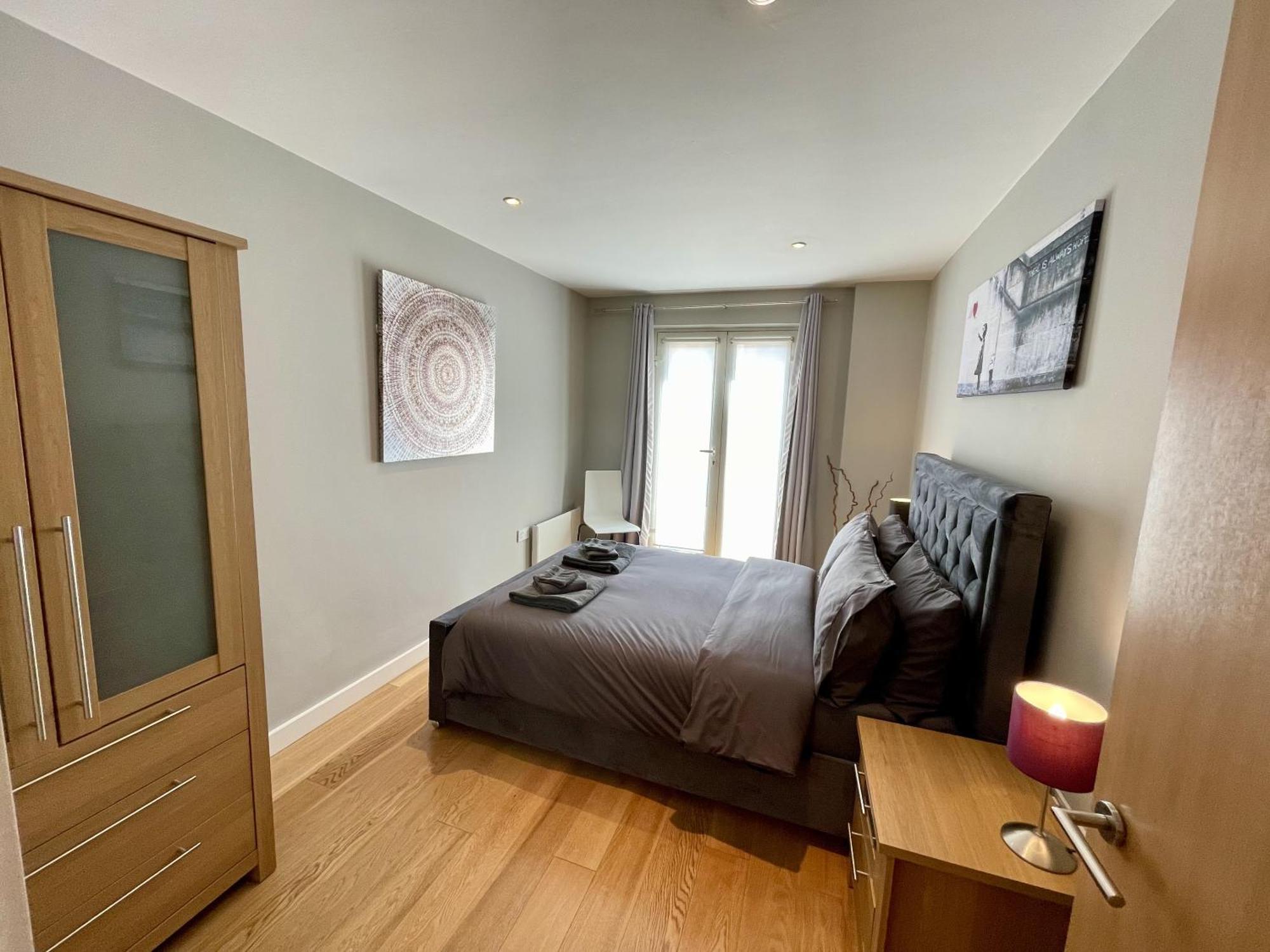 Stunning 2-Bed Town Centre Apartment - Hosted By Hutch Lifestyle Leamington Spa Εξωτερικό φωτογραφία
